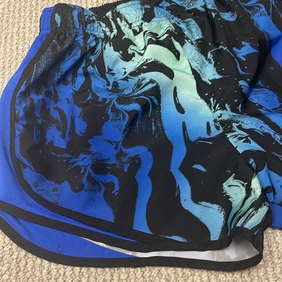 Nike Women’s Brief-Lined Blue Marble Running Shorts, Size Medium - Picture 6 of 12
